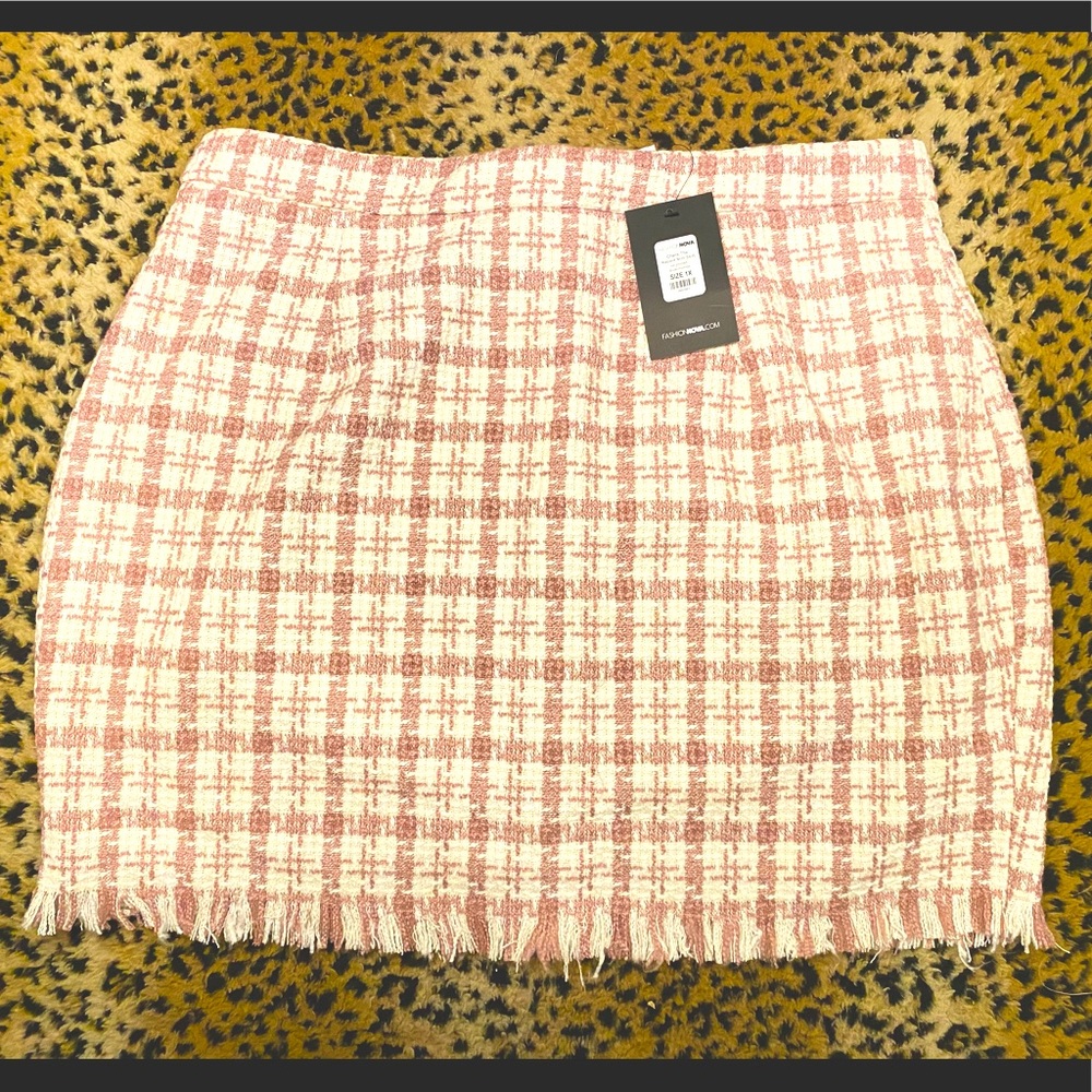 NWT Fashion Nova pink/white plaid wool skirt - perfect for winter!